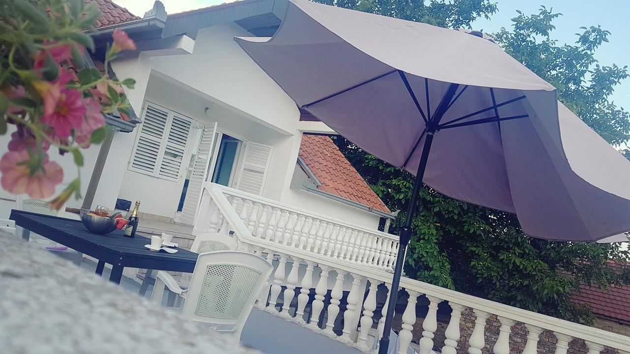 Apartments Vila White House Pančevo Εξωτερικό φωτογραφία